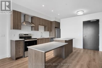 15 Glebe St in Cambridge, ON - Building Photo - Building Photo