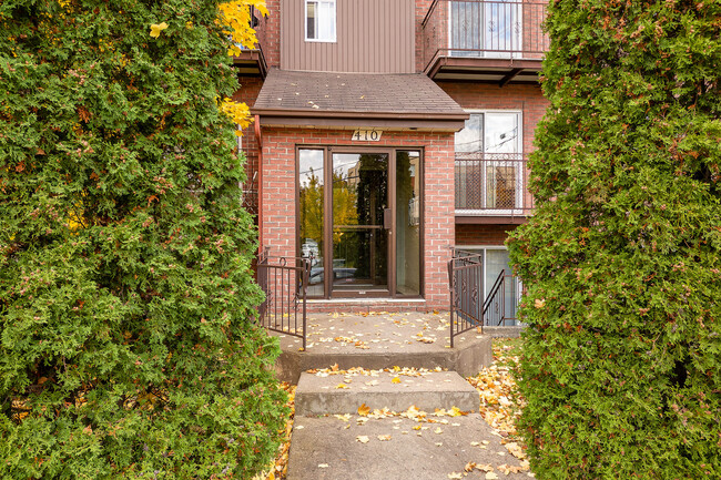 410 Clapin Pl in Laval, QC - Building Photo - Building Photo