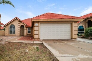 707 W Mesquite St in Gilbert, AZ - Building Photo