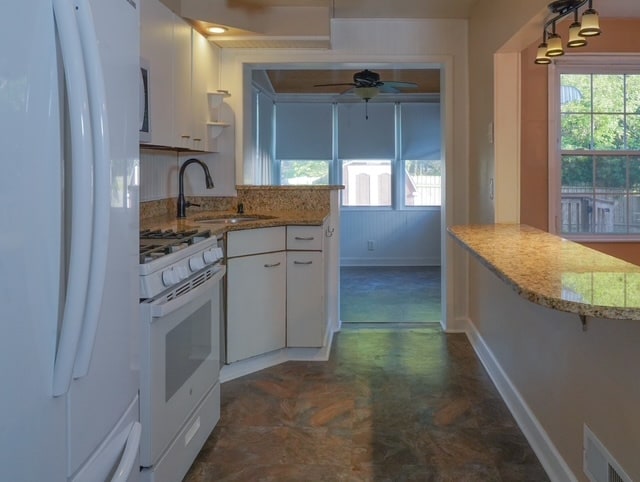 property at 7141 Greenwood Ave