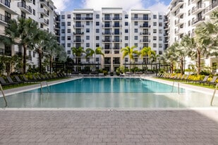 Biscayne 112 in Miami, FL - Building Photo