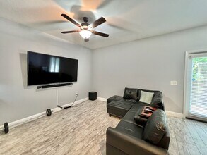 2100 Pomegranate Ct in Fort Walton Beach, FL - Building Photo - Building Photo