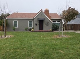 789 Elm Ave in Gustine, CA - Building Photo
