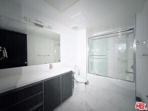 552 N Hobart Blvd in Los Angeles, CA - Building Photo - Building Photo