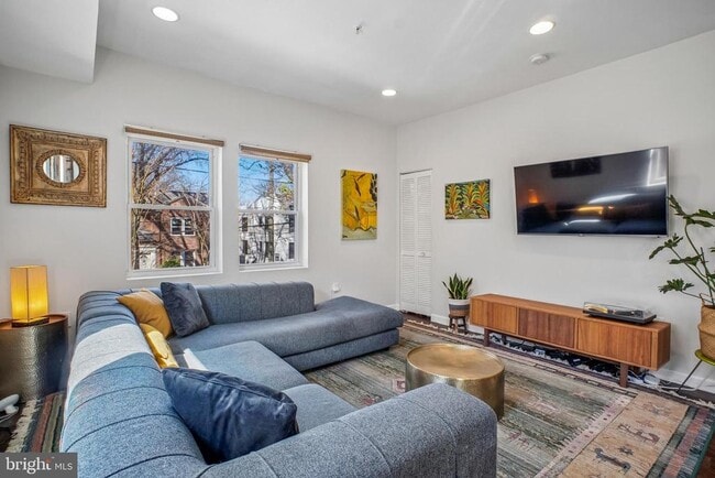 1346 Nicholson St NW in Washington, DC - Building Photo - Building Photo