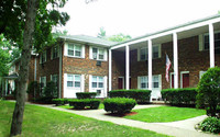 54 N Franklin Tpke in Ramsey, NJ - Foto de edificio - Building Photo