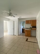 805 Glastonbury Dr in Kissimmee, FL - Foto de edificio - Building Photo