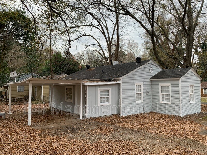 4692 Beecher St in Forest Park, GA - Building Photo