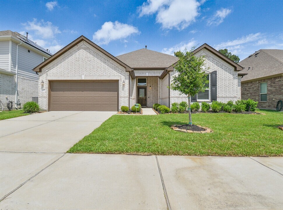 13207 Westmont Heights Ln in Houston, TX - Building Photo