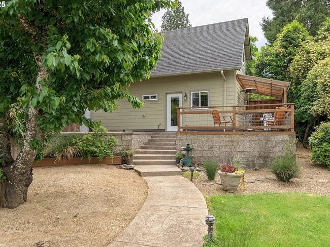 property at 2108 Charnelton St