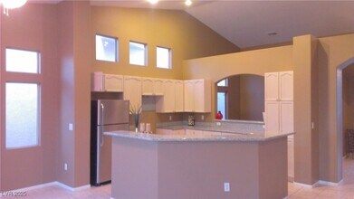 9746 Glittering Star Ave in Las Vegas, NV - Building Photo - Building Photo