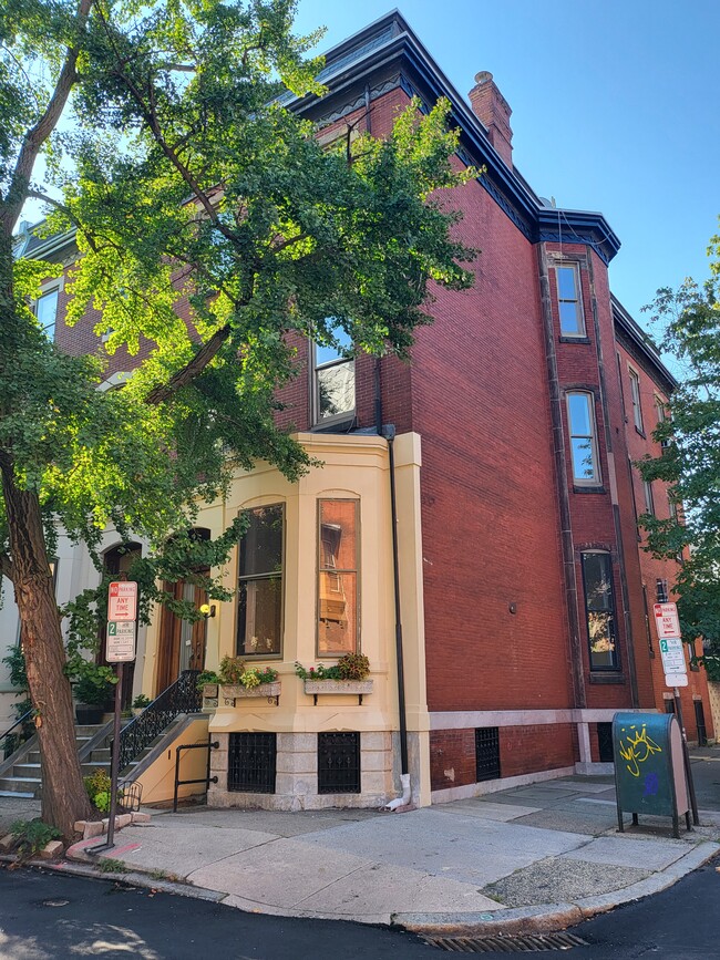 property at 2226 Delancey Plz