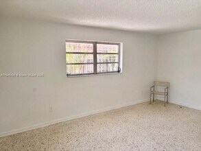 2837 SW 33rd Ave in Miami, FL - Building Photo - Building Photo