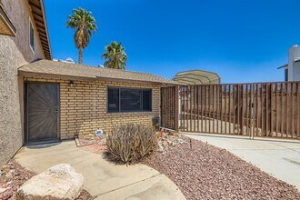 733 Strawberry Pl in Henderson, NV - Building Photo - Building Photo