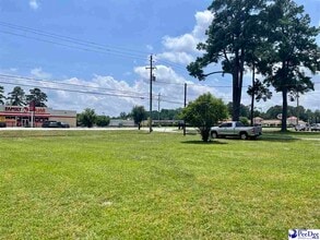 2831 W Palmetto St in Florence, SC - Building Photo - Building Photo