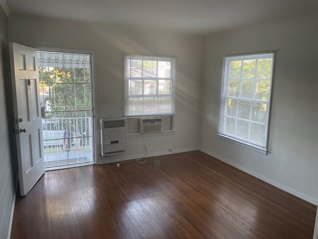 10577-10579 Ashton Ave in Los Angeles, CA - Building Photo - Building Photo
