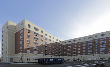 Montclare Senior Residences of Avalon Park in Chicago, IL - Foto de edificio - Building Photo