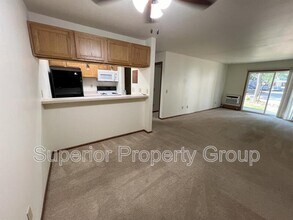 2404 Independence Ln in Madison, WI - Building Photo - Building Photo
