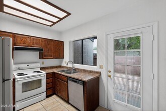 7801 N 44th Dr in Glendale, AZ - Building Photo - Building Photo