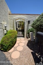 814 N Crescent Ln in Tucson, AZ - Building Photo - Building Photo