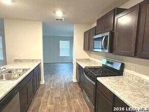 13756 Red Rock Run in San Antonio, TX - Building Photo - Building Photo