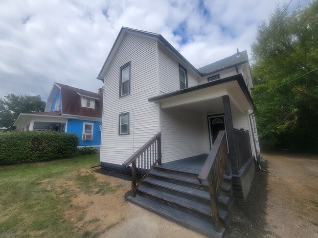 property at 850 W Elm St