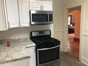 1076 18th Ave SE in Minneapolis, MN - Building Photo - Building Photo