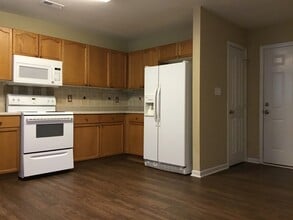 15236 Edgewater Forest Ln in Charlotte, NC - Foto de edificio - Building Photo