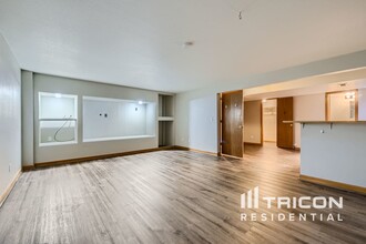 995 Cobblestone Dr in Littleton, CO - Building Photo - Building Photo