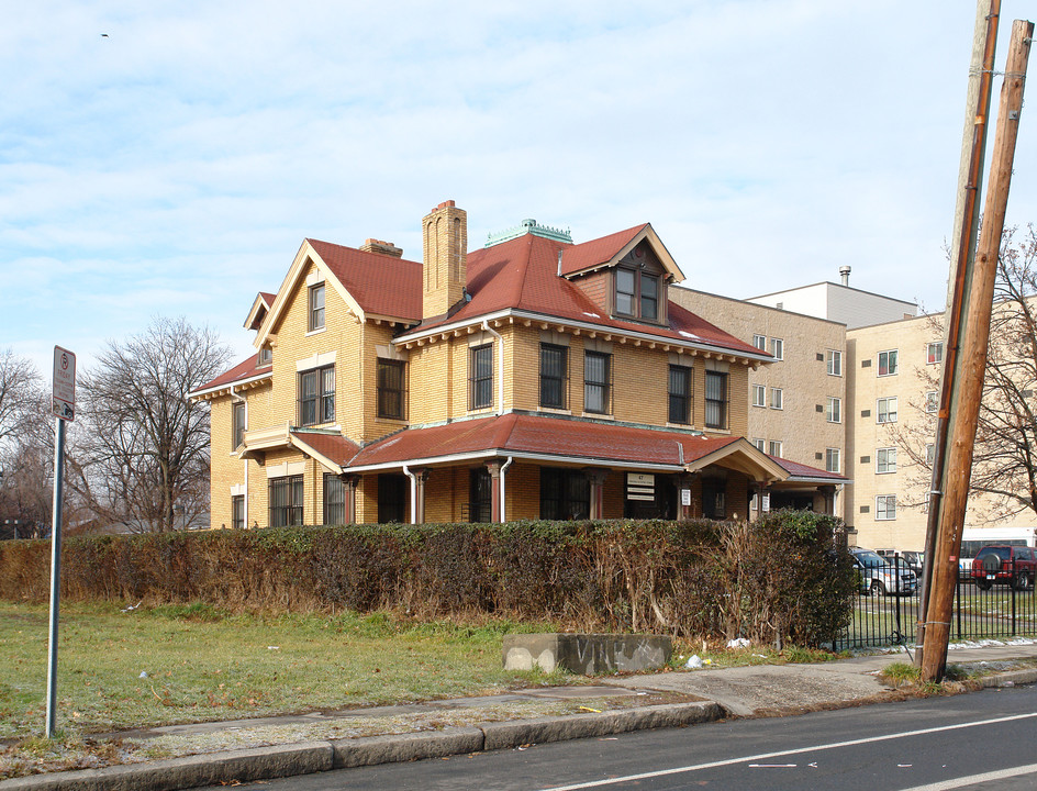 47 Vine St in Hartford, CT - Building Photo