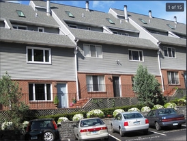 61 Grove St in Stamford, CT - Building Photo