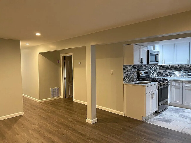 property at 1029 Commack Rd