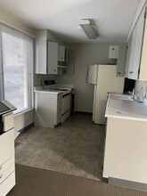 301 Crater Lake Ave in Medford, OR - Building Photo - Building Photo