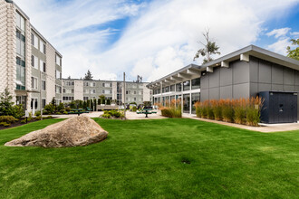 Olympic Park Apartments in Everett, WA - Building Photo - Building Photo