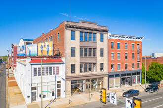 1322 W Broad St in Richmond, VA - Foto de edificio - Building Photo