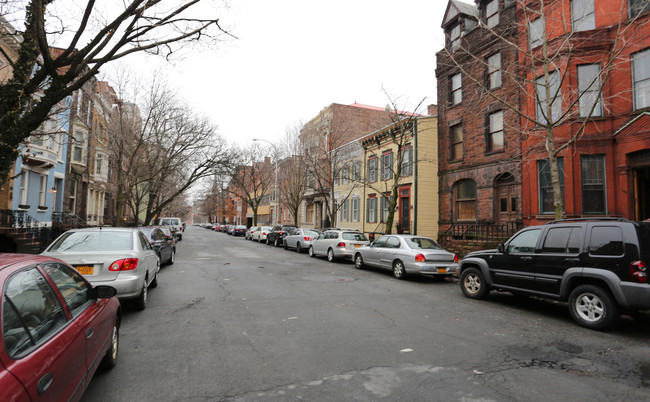 340 State St in Albany, NY - Foto de edificio - Building Photo