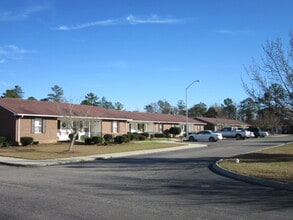 Oak Estates in Elizabethtown, NC - Foto de edificio - Building Photo