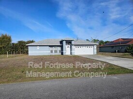 130 Zenith Cir in Ft. Myers, FL - Building Photo