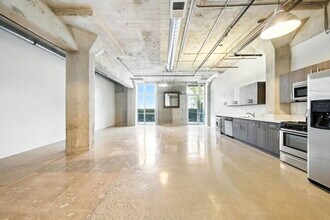 825 East 4th St in Los Angeles, CA - Building Photo - Building Photo