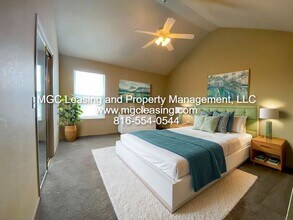 1110 Garden Way in Harrisonville, MO - Building Photo - Building Photo