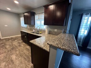 1040 Canosa Ave in Las Vegas, NV - Building Photo - Building Photo