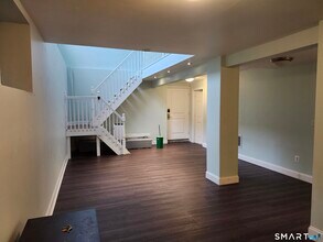 488 Chapel St in New Haven, CT - Building Photo - Building Photo