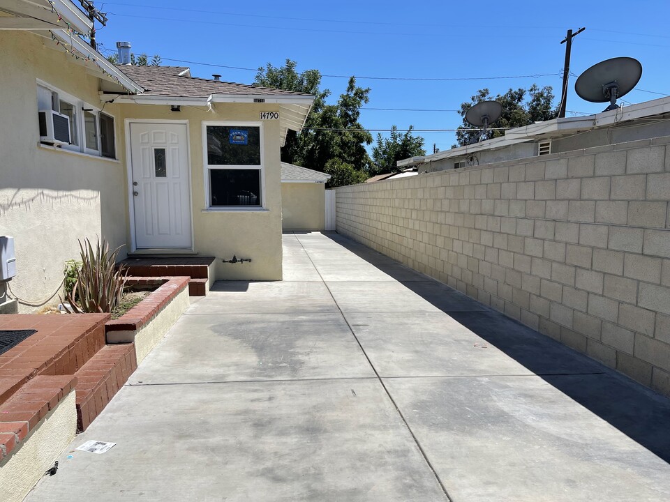 14788 Polk St, Unit 14790 in Sylmar, CA - Building Photo