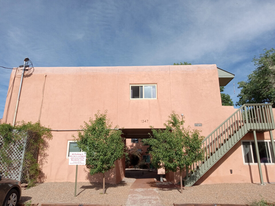 1347 Pacheco Ct, Unit Endover Condos #14 in Santa Fe, NM - Foto de edificio