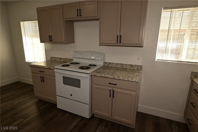1007 C St in Las Vegas, NV - Building Photo - Building Photo