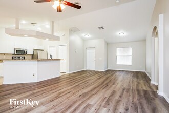 4028 NE 10th Pl in Cape Coral, FL - Foto de edificio - Building Photo