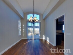 5 Corte Madera in Lake Elsinore, CA - Foto de edificio - Building Photo