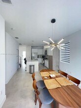 7240 NW 103rd Path in Doral, FL - Building Photo - Building Photo