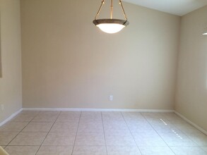 5614 Crowbush Cove Pl in Las Vegas, NV - Building Photo - Building Photo