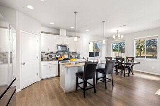 15598 Chad Dr SE in Yelm, WA - Building Photo - Building Photo
